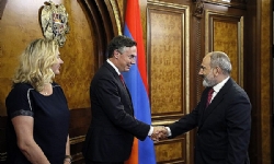 Ermenistan Başbakanı ve David McAllister’in görüşmesinde bölgesel barış ve istikrarın sağlanması ön