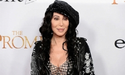 ​Fear for Armenians: Cher calls for action against Azerbaijan