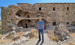 Mahalleler kalmadı, kiliseler yok oluyor