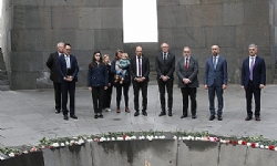 Swiss lawmakers visit Armenian Genocide Memorial[