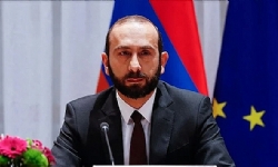 ​Ermenistan Dışişleri Bakanı`ndan Türkiye`ye çağrı: Çavuşoğlu ile görüşmeye hazırım