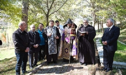 Պատրիարք Հօր Նախագահութեամբ Արարողութիւն Սեբաստիոյ Հայոց Գերեզմանատան Մէջ