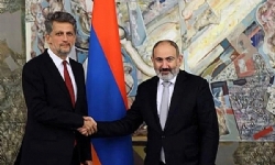 HDP’li Garo Paylan, Erivan`da Ermenistan Başbakanı Paşinyan ile görüştü