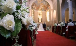 ​İtalya`da kilisede evlenenlere para ödülü önerisi