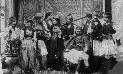 Ermenice tiyatronun parlak günleri nasıl sona erdi?