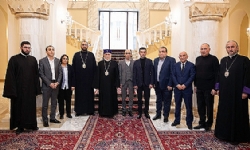 Tüm Ermeniler Katolikosu Artsakh yetkililerini Ermenistan`da kabul etti
