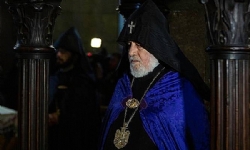 Tüm Ermeniler Katolikosu’ndan, Türkiye`de meydana gelen deprem nedeniyle İstanbul Ermeni Patriği`ne
