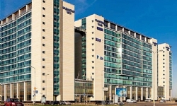 Finler gitti Ermeniler geldi: Petersburg`da ofis binası el değiştirdi