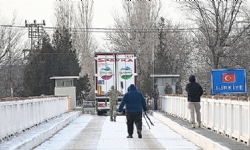 Ermeni milletvekili, insani yardımın kara sınırından Türkiye`ye ulaştırılmasını müzakereler için ol