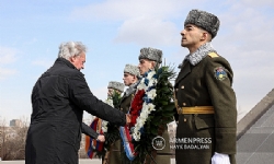 ​Lüksemburg Dışişleri Bakanı, Ermeni Soykırımı Anıt Kompleksi’ni ziyaret etti