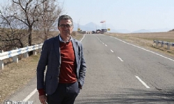 ​Eski NATO Genel Sekreteri Laçin Koridoru`nun başlangıç ​​noktasını ziyaret etti