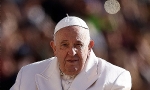 ​Papa Francesco taburcu oldu: Hala hayattayım