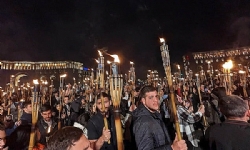 ​Ermenistan`ın başkentinde meşaleli yürüyüş