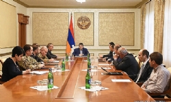 Arayik Harutyunyan Güvenlik Konseyi oturumu düzenledi