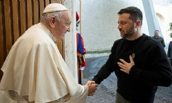 ​Ukrayna Devlet Başkanı Zelensky, Papa Francis ile görüştü