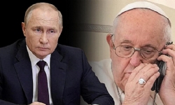 ​Vatikan`dan yetkili isim konuştu: Savaşı papa bitirecek