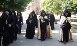 Patrik Maşalyan Eçmiadzin`de Yüksek Ruhani Konsey`e katılıyor