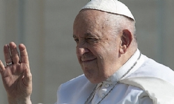 ​Pope awake and joking after surgery, doctor says