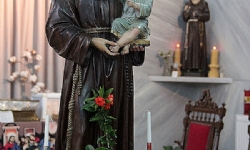 İzmir’de Padovalı Aziz Antuan Bayramı Kutlaması