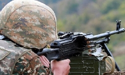 ​Azerbaycan, Kakhakni bölgesindeki Ermeni mevzilerine farklı kalibreli ateşli silahlardan ateş açtı