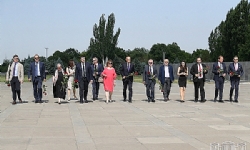 ​Avrupa Konseyi heyetleri Tsiternakaberd Anıt Kompleksi`ni ziyaret etti