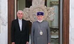 ​Tüm Ermenilerin Katolikosu II. Garegin Abbas Badakhshan Zohuri`yi kabul etti