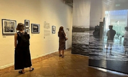 Արա Կիւլէրի Լուսանկարներու Ցուցահանդէս Ամսթէրտամի Մէջ