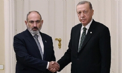 ​Cumhurbaşkanı Erdoğan Paşinyan ile görüştü