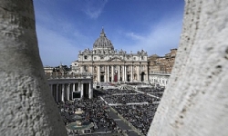 ​Vatikan`a bağışlar azalmasına rağmen hayır fonunun geliri ikiye katlandı