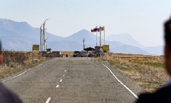 Dağlık Karabağ`da gerilim: Azerbaycan Rusya`yı suçladı; Moskova üçlü zirve önerdi