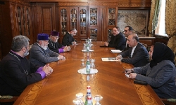 ​Tüm Ermeniler Katolikosu yeni atanan İran Büyükelçisi’ni kabul etti