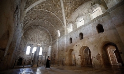 Hristiyanların hac merkezlerinden Aziz Nikolaos Kilisesi`nde ziyaretçi sayısı artıyor