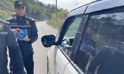 Azerbaycan görüntüleri paylaştı: Karabağ’daki Ermeni sivillerin ihtiyaçlarını karşılıyor