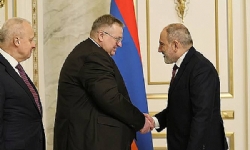 ​Ermenistan Başbakanı, Rusya Başbakan Yardımcısı`nı kabul etti