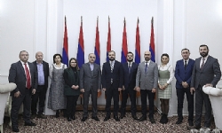​İran-Armenia Dostluk Grubu üyeleri, İran’ın Ermenistan Büyükelçisi ile bir araya geldi