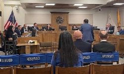 Glendale belediye meclisi Karabağ`da soykırıma uğramış halkın durumunu görüştü