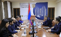 Ermenistan`da Yerevan-Astana-Yerevan havayolunun açılması ele alındı