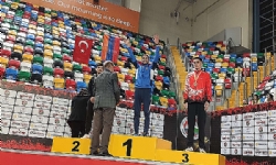 İstanbul`da Ermeni koşucu Balkan Salon Atletizm Şampiyonası`nda altın madalya kazandı