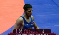 Bükreş`te düzenlenen Avrupa Şampiyonası`nda Ermeni güreşçi Türk rakibini mağlup etti