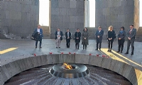 ​Alman Federal Meclisi Hukuk Komitesi Başkanı, Ermeni Soykırımı Anıtını ziyaret etti