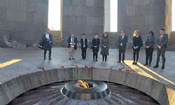 Alman Federal Meclisi Hukuk Komitesi Başkanı, Ermeni Soykırımı Anıtını ziyaret etti