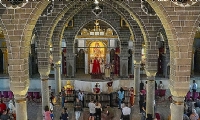 ​Diyarbakır`daki tarihi kilisede Paskalya ayini
