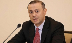 Ermenistan Güvenlik Konseyi Sekreteri: Ermenistan yalnızca toprak bütünlüğünü korumak için silah al