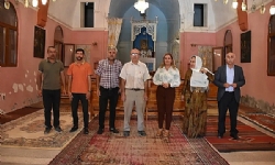 Derik Belediye Eş Başkanı Özbahçeci Ermeni Kilisesini Ziyaret Etti