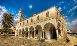 İzmir`de hoşgörünün simgesi: Hem cami hem kilise