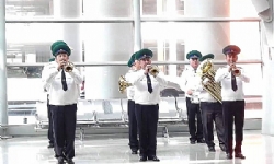Russian border guards leave Yerevan`s Zvartnots airport after 32 years of service