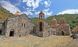 Ատրպէյճան Դադիվանքը Յանձնած Է Ուտիներու Տնօրինութեան