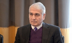 Eğer Türkiye sınırın açılması için ön koşullar koyarsa, biz iki katını koymalıyız