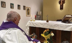 Papa’dan hastanede tedavi altına alınmasından bu yana ilk fotoğraf