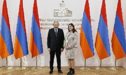 Kapı açıl! Yollar kısal! Zaman ak artık